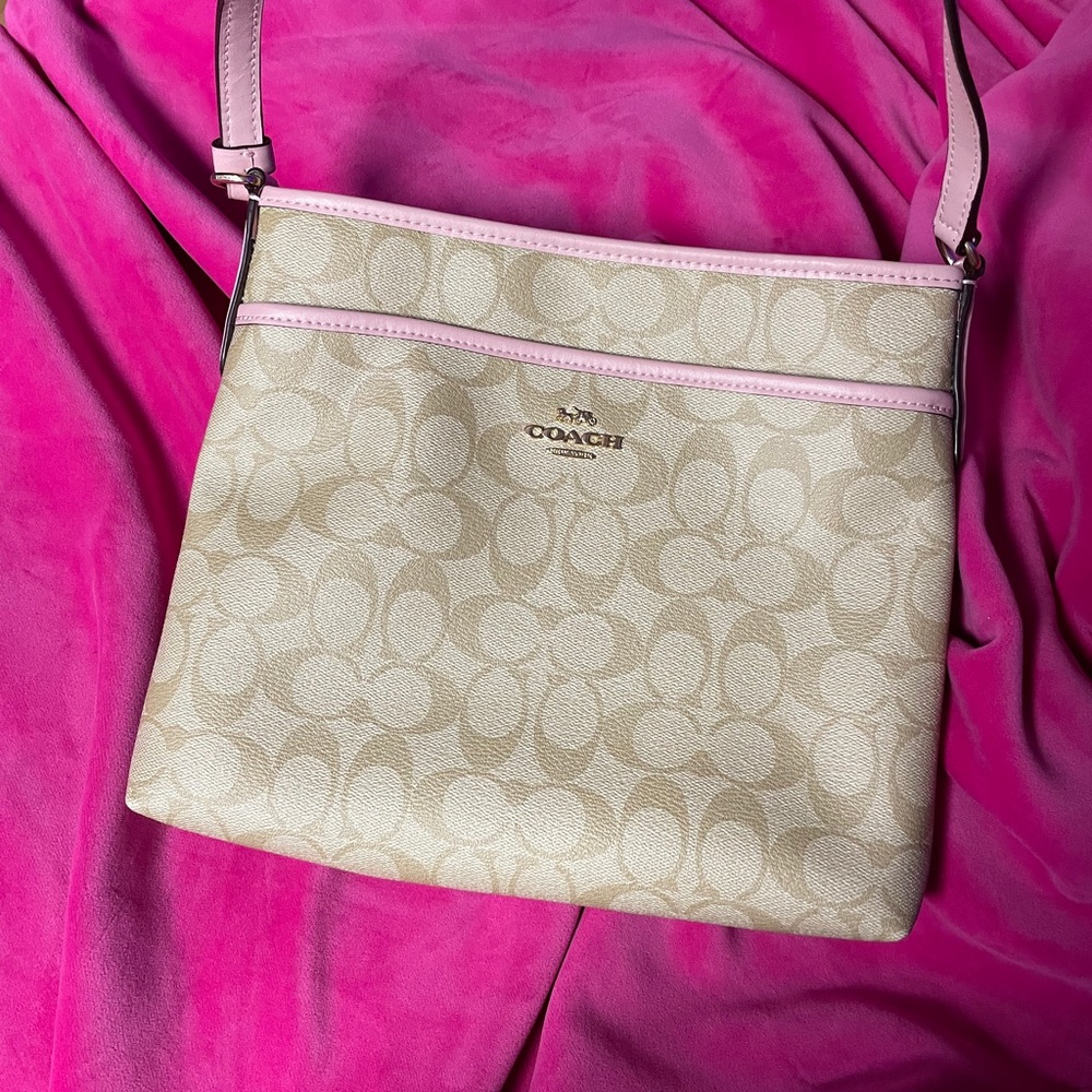 Coach Crossbody Bag in signature canvas pink